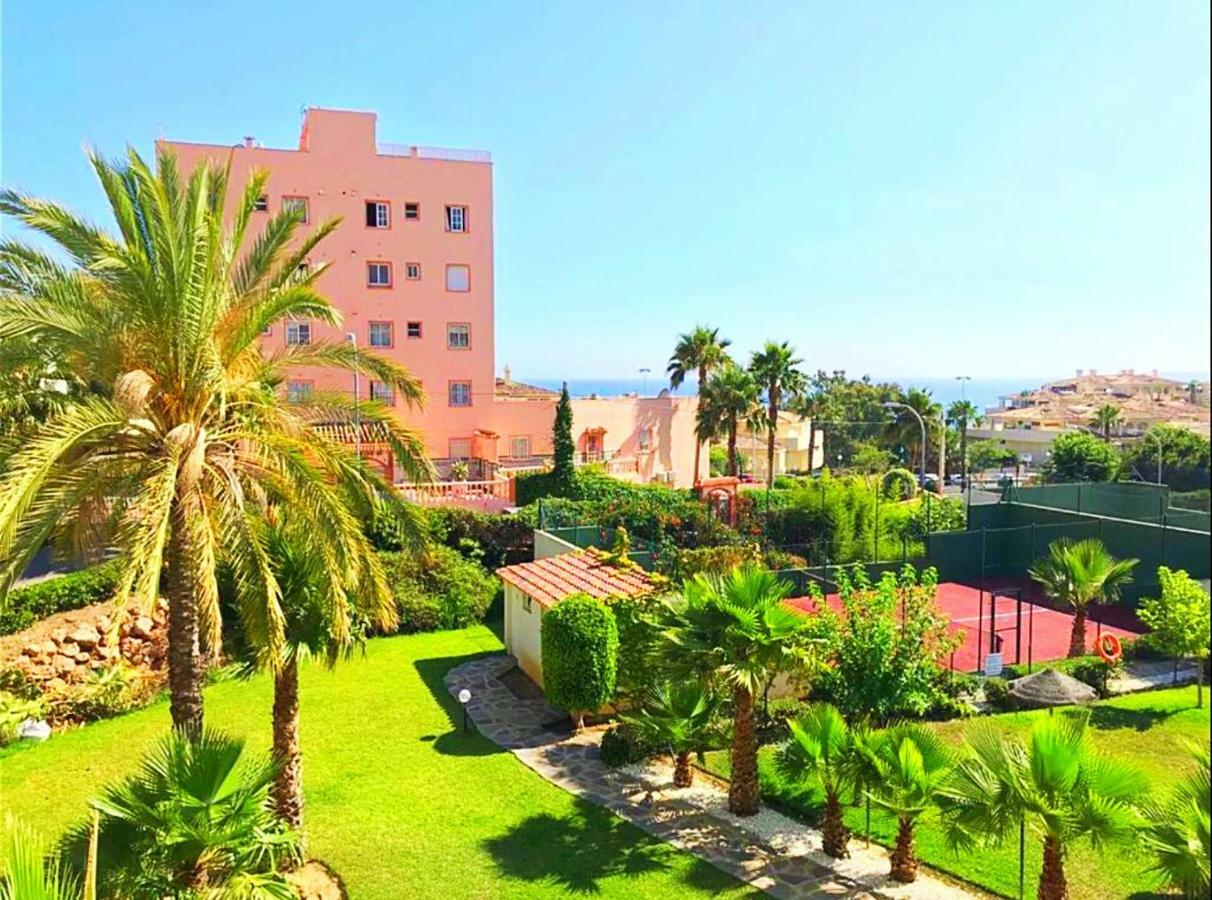 Seaview Apartment With Great Amenities & Facilities Benalmádena Exterior photo